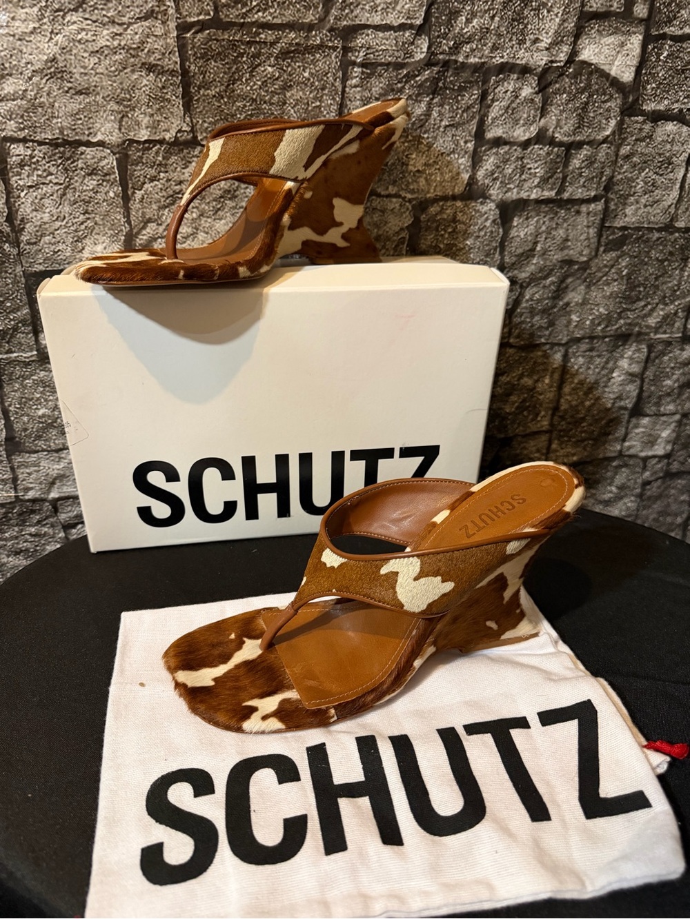 SCHUTZ Brown and White Cowhide Wedge Thong Sandal